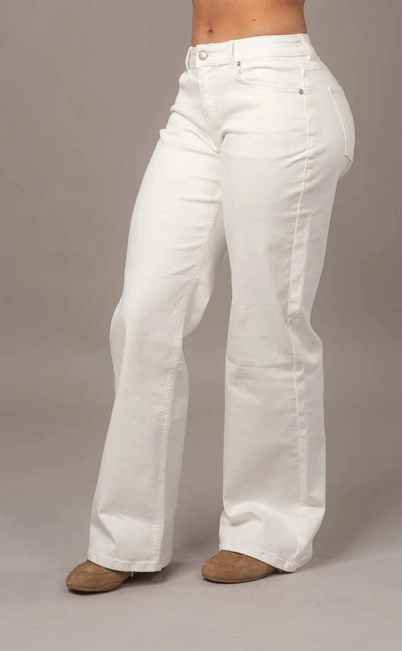 Womens Baggy Low Waisted Fitjeans - White
