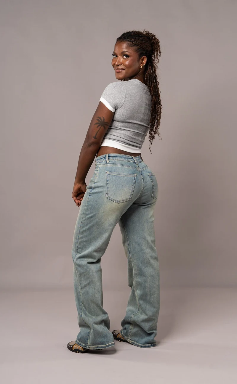 Womens Baggy Low Waisted Fitjeans - Distorted Blue