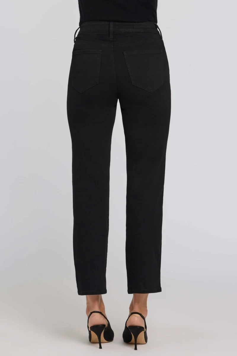 Marilyn Straight Jeans in Sure Stretch® Denim | Black Rinse
