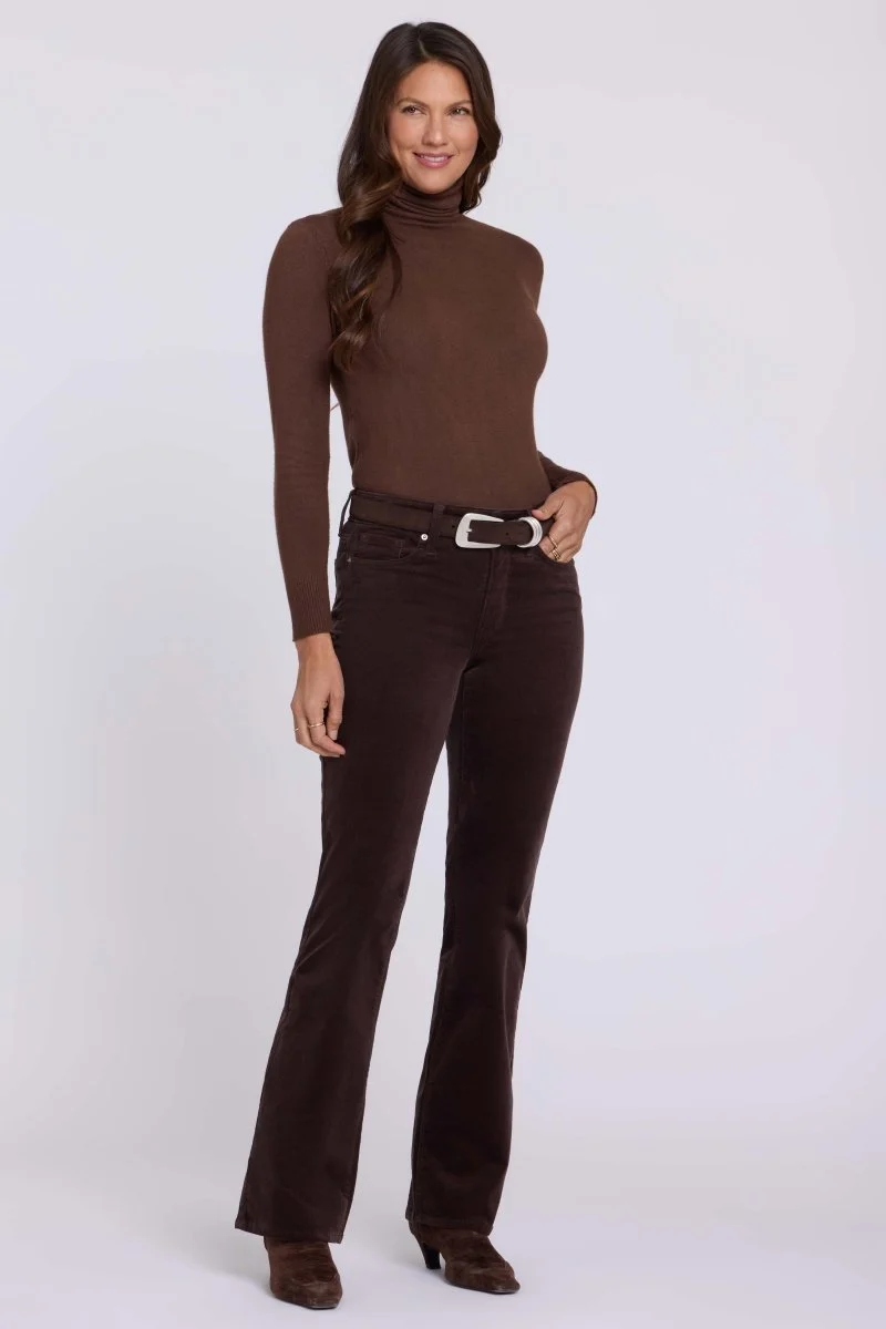 Brooklyn Bootcut Pants in Fine Wale Stretch Corduroy | Bitter Chocolate
