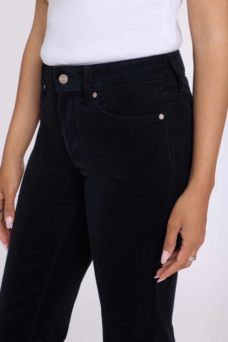 Brooklyn Bootcut Pants in Fine Wale Stretch Corduroy | Black
