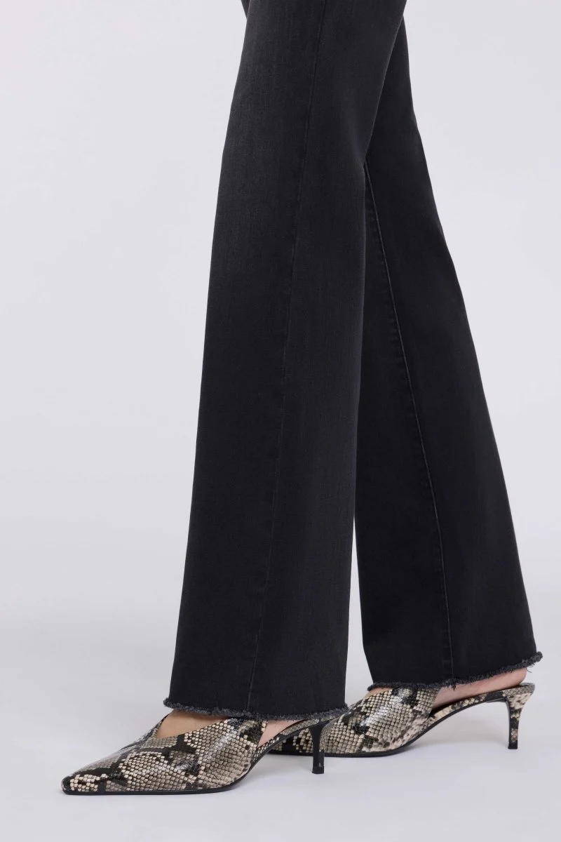 Barbara Bootcut Jeans aus Sure Stretch® Denim mit High Waist | Helleborus