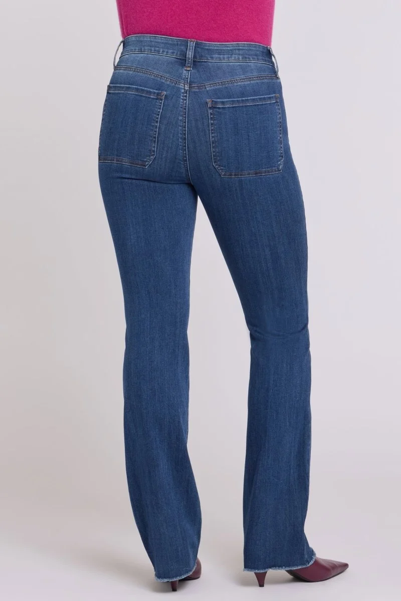 Barbara Bootcut Jeans aus Sure Stretch® Denim mit High Waist | Elm