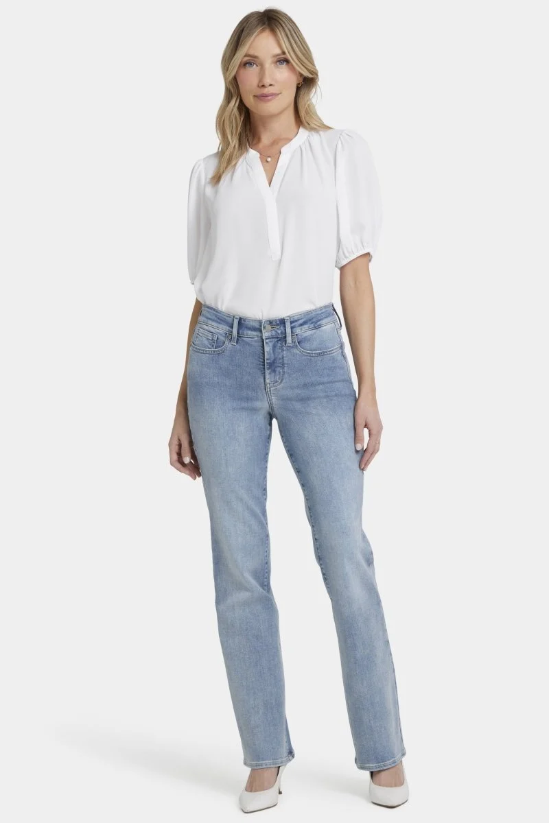Blake High Rise Slim Flare Hellblau Premium Denim | Haley