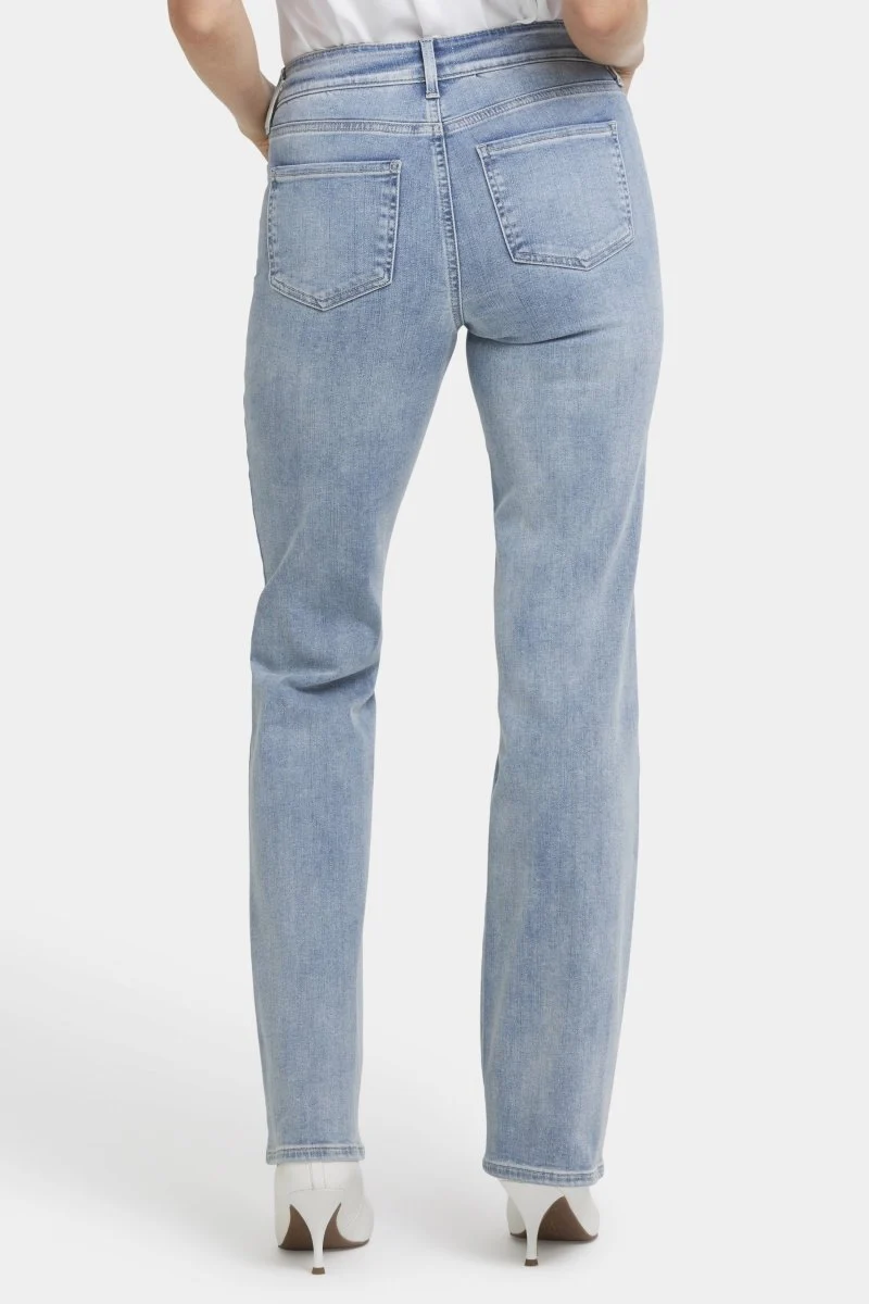Blake High Rise Slim Flare Hellblau Premium Denim | Haley