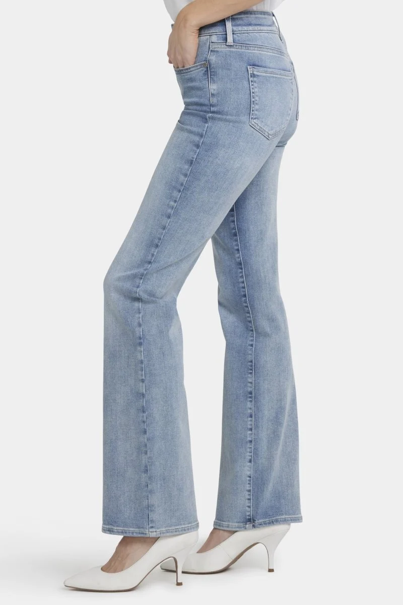 Blake High Rise Slim Flare Hellblau Premium Denim | Haley