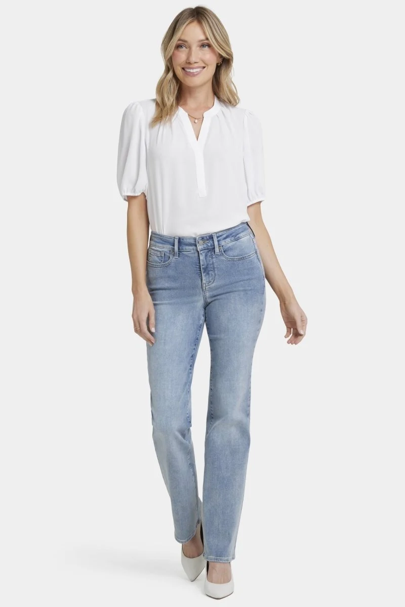 Blake High Rise Slim Flare Hellblau Premium Denim | Haley