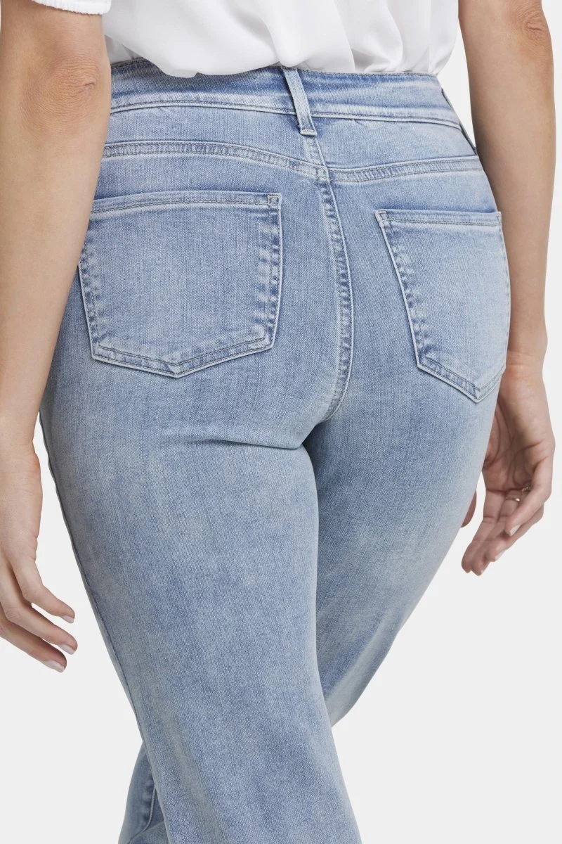 Blake High Rise Slim Flare Hellblau Premium Denim | Haley