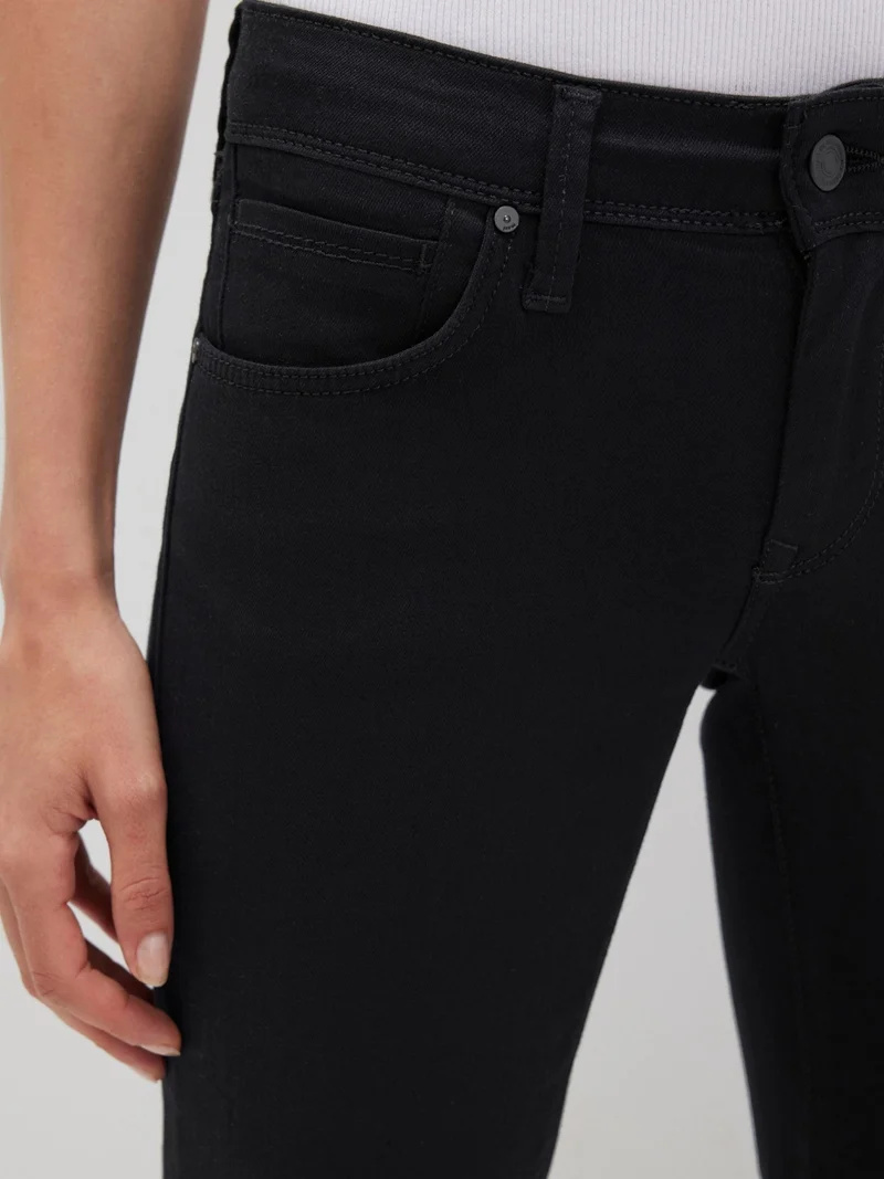 MAVI - Bella, Mid-Waist, Slim Bootcut, Double Black STR