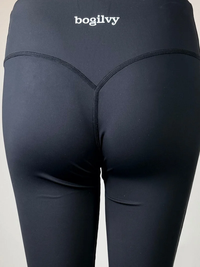 BOGILVY - Funktionale Damen Nylon Flared Leggings, Black