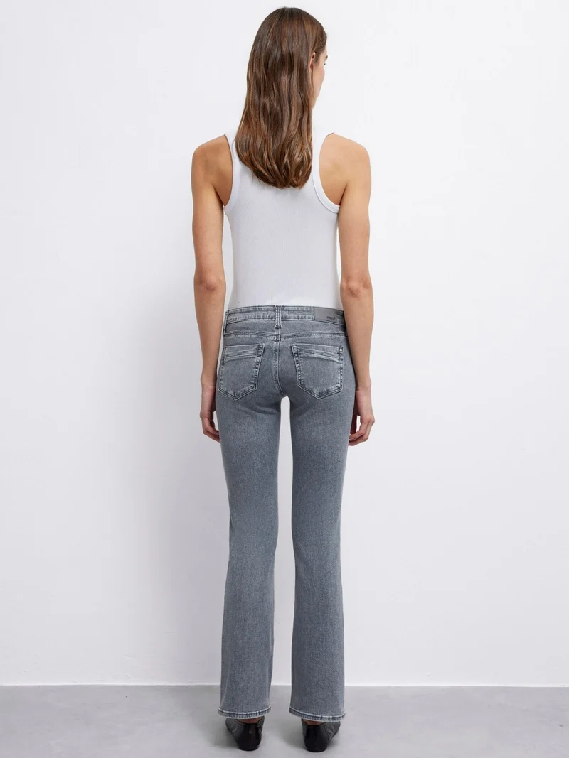 MAVI - Bella, Mid-Waist, Slim Bootcut, Rise Lt Smoke Str