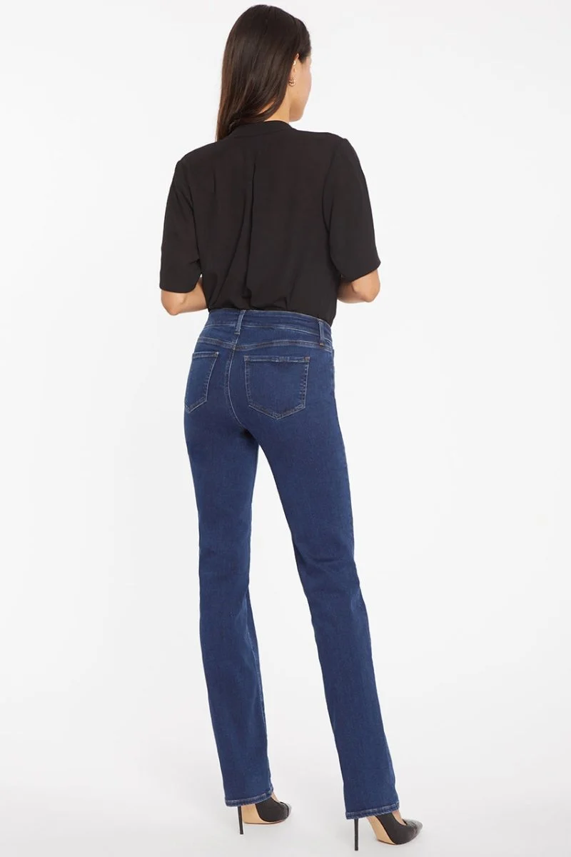 Marilyn Straight Jeans Mittelblau Premium Denim | Quinn