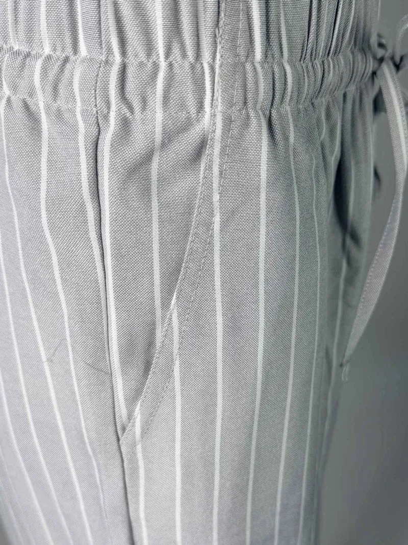 Bogilvy - SOLEIL - Leichte Sommerhose mit Gummizug, Mid-Waist, Grau/Weiß