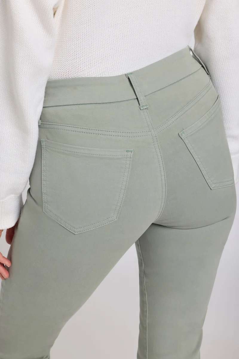 Waist-Match™ Marilyn Straight Jeans | Mistletoe
