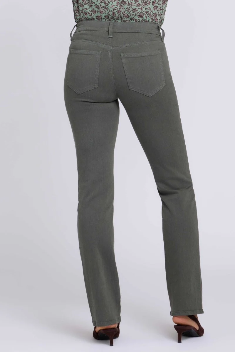 Marilyn Straight Jeans aus Sure Stretch® Denim | True Olive