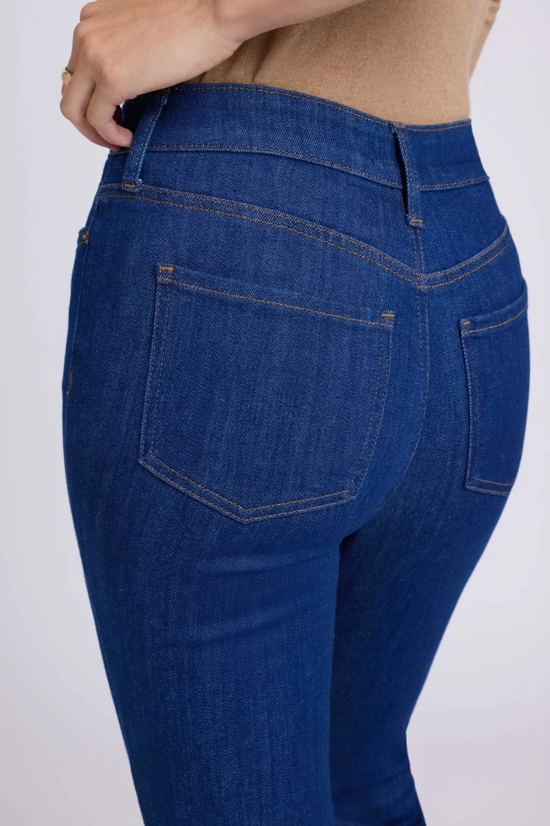 Sheri Slim Straight Jeans mit High Waist | Blue Rinse