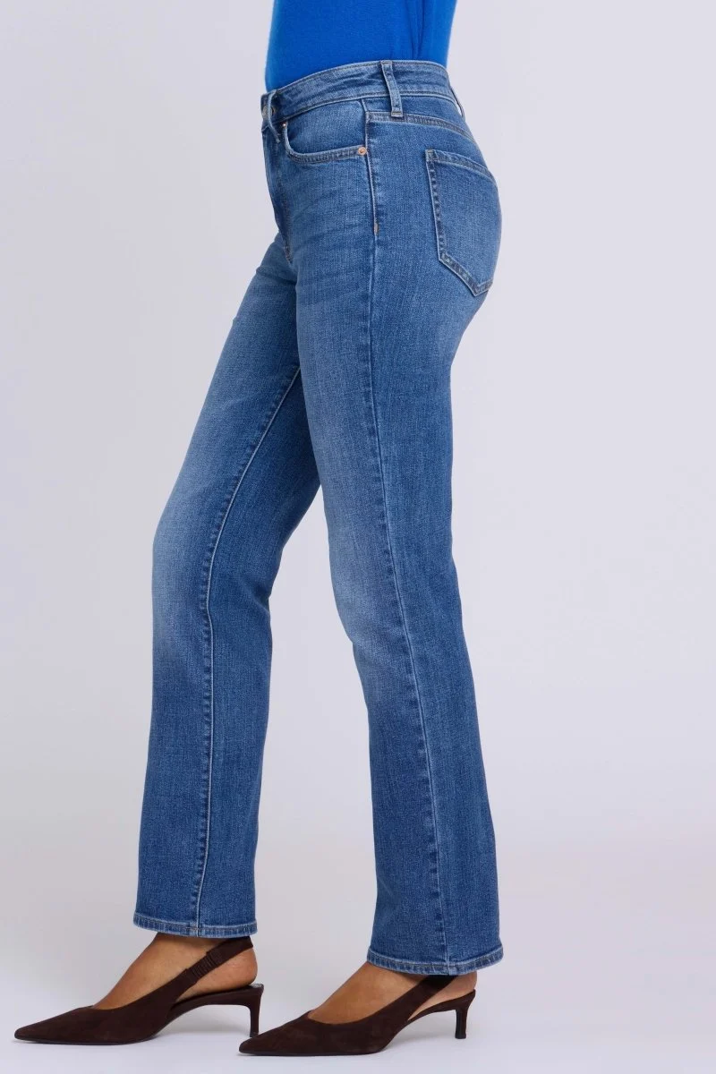 Marilyn Straight Jeans Tall mit High Waist | Yarrow