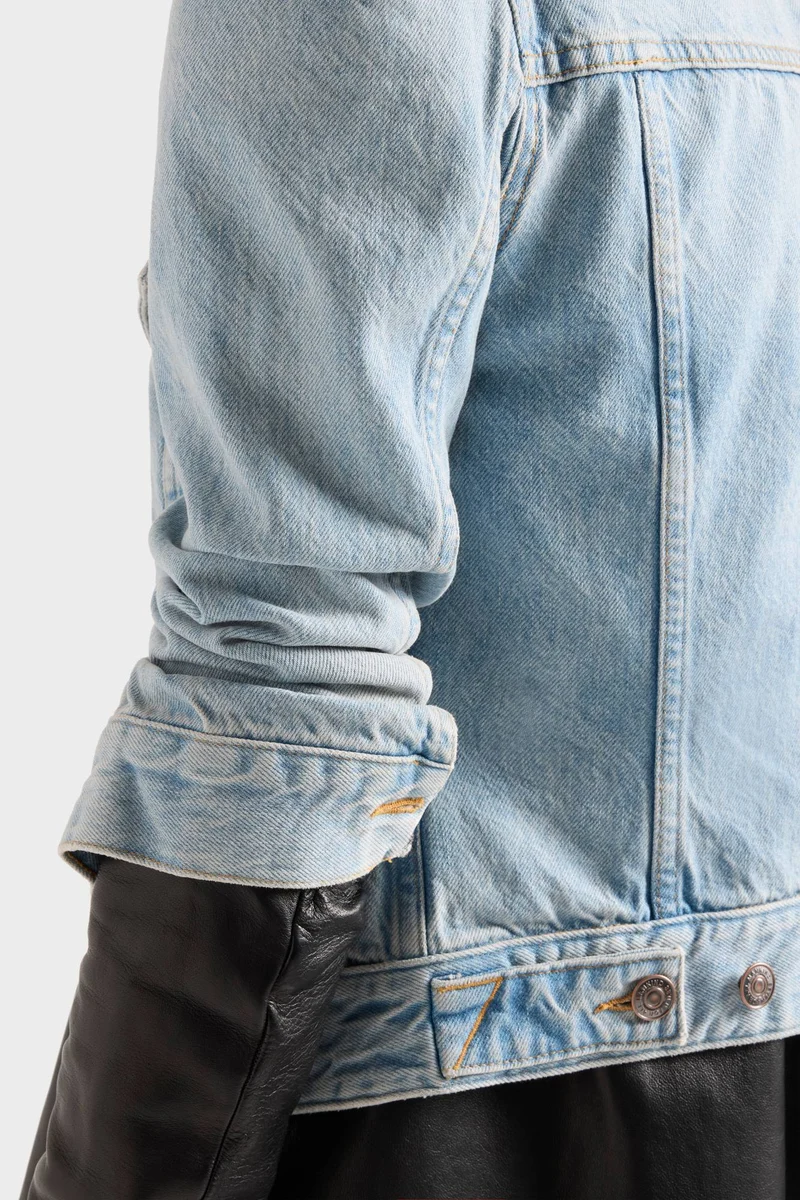 PUFF SLEEVE TRUCKER JACKET in Denim Chelsea