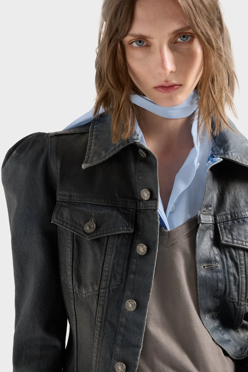 PUFF SLEEVE TRUCKER JACKET in Denim Nolita