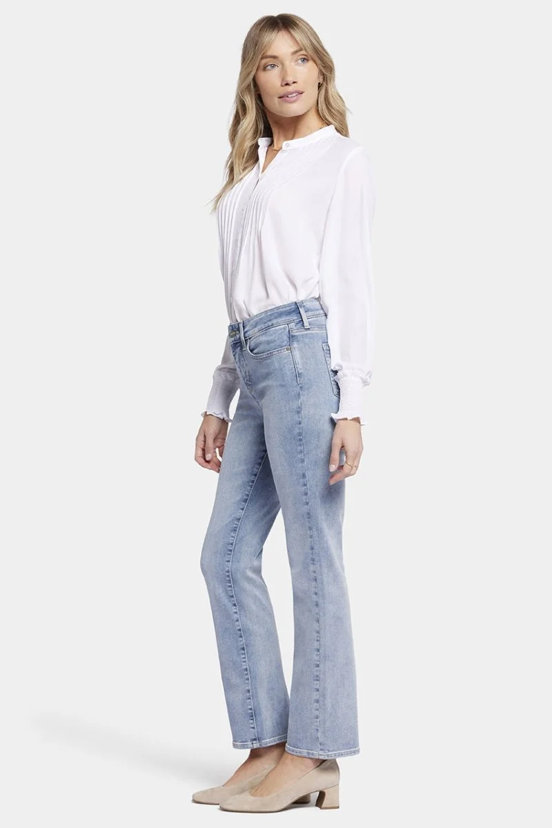 Ellison High Rise Straight Hellblau Premium Denim | Haley