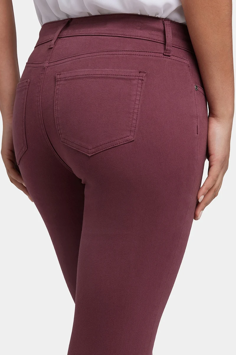 Marilyn Straight Jeans Rot Farbiger Denim | Dark Cherry