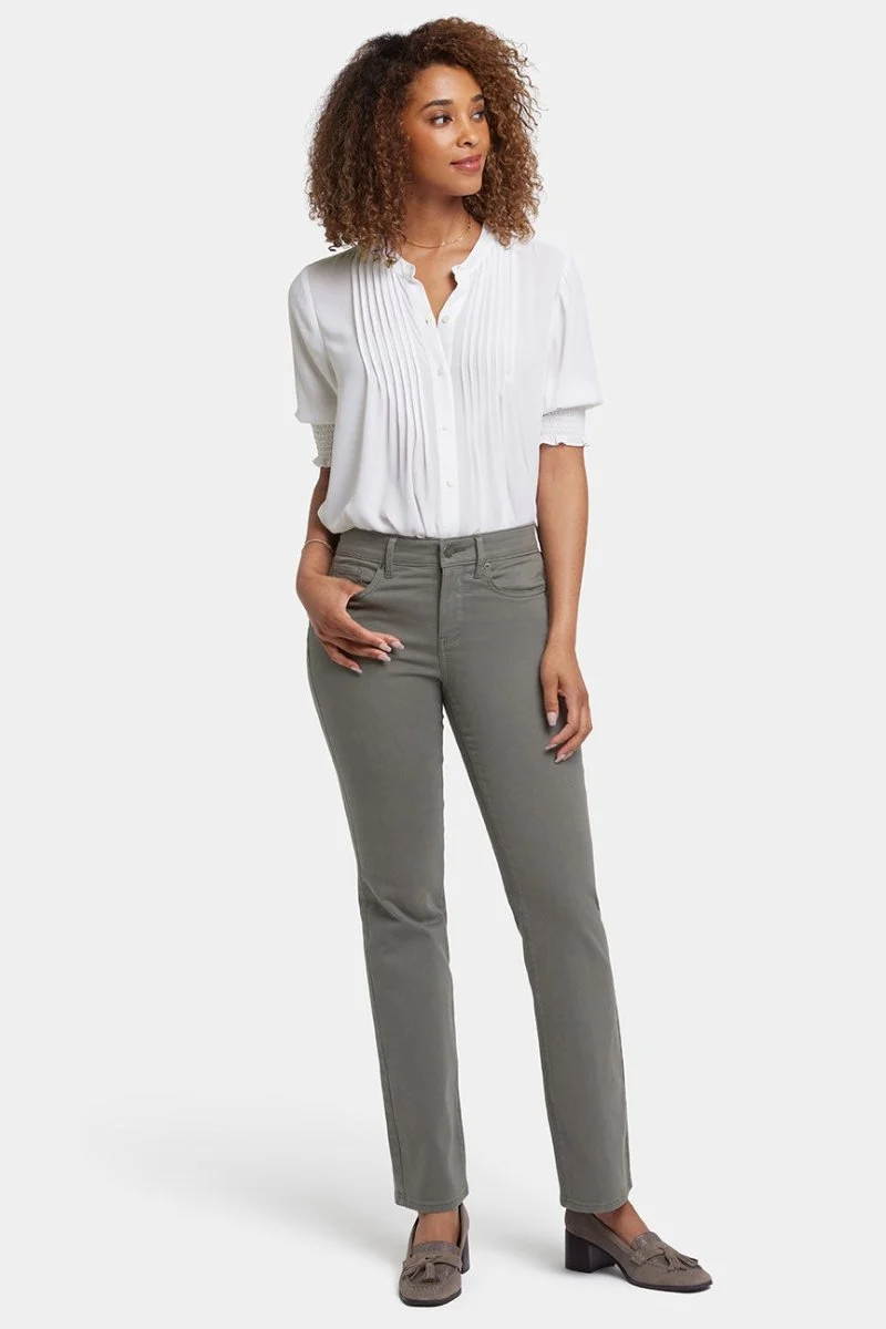 Marilyn Straight Jeans Grün Farbiger Denim | Vine Leaf