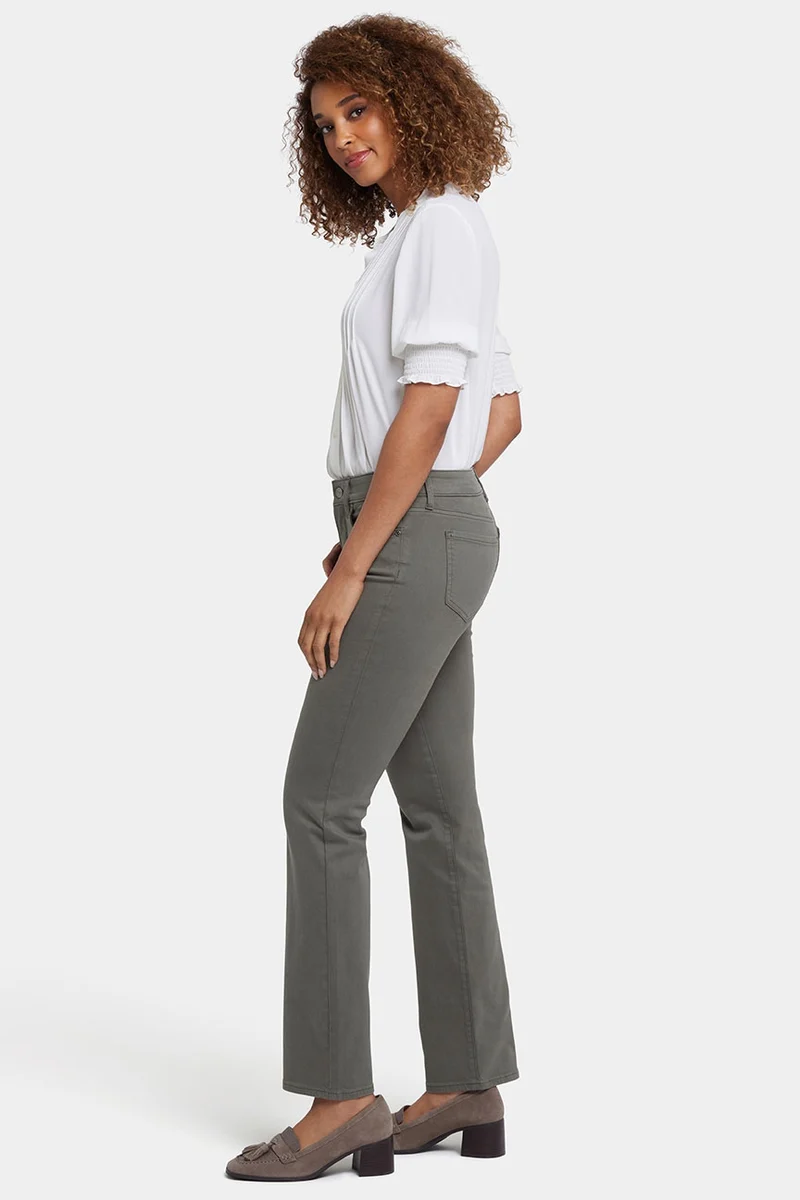 Marilyn Straight Jeans Grün Farbiger Denim | Vine Leaf