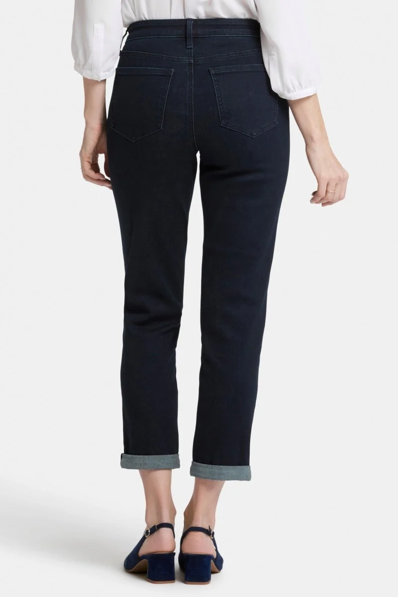 Margot Girlfriend Jeans Dunkelblau Premium Denim | Midnight Falls