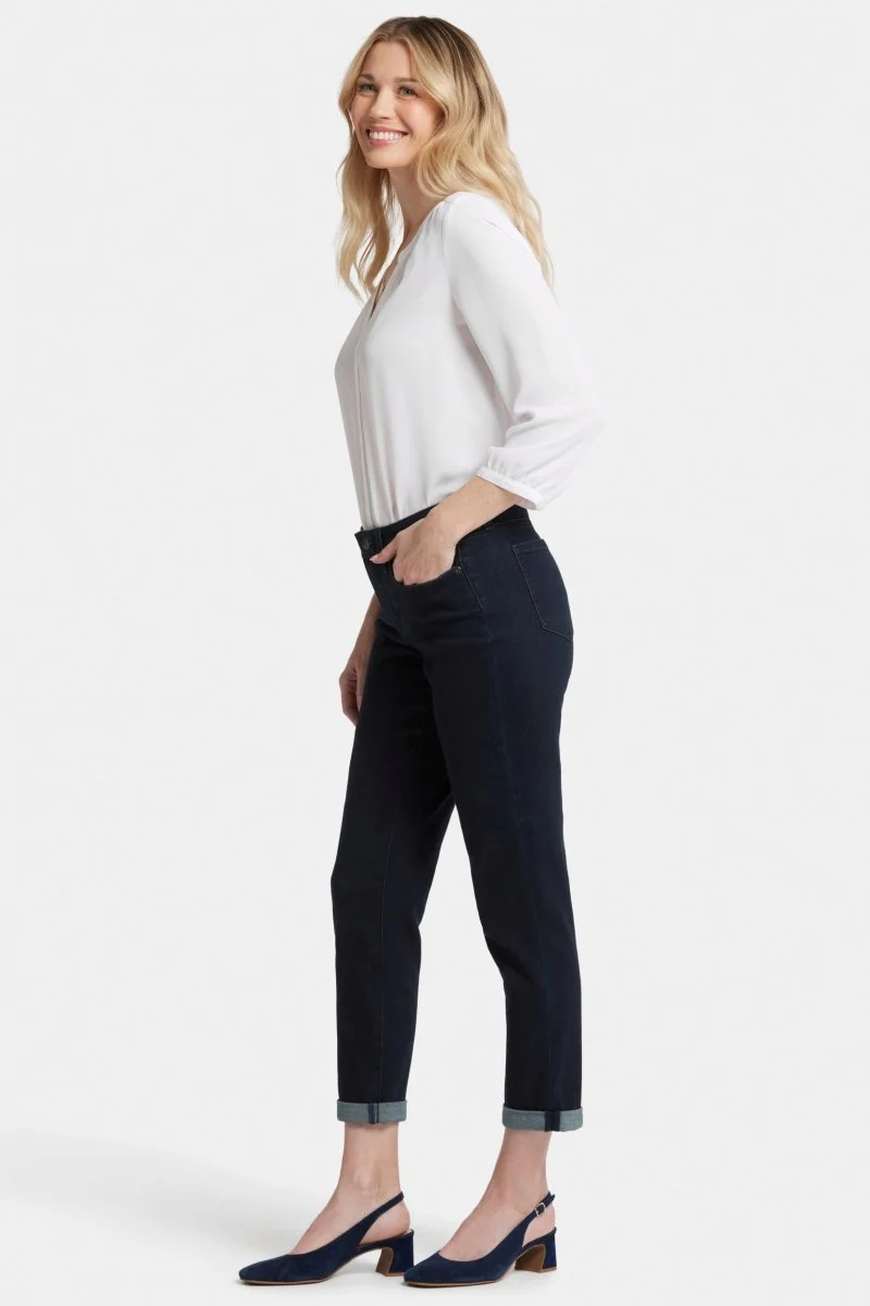 Margot Girlfriend Jeans Dunkelblau Premium Denim | Midnight Falls