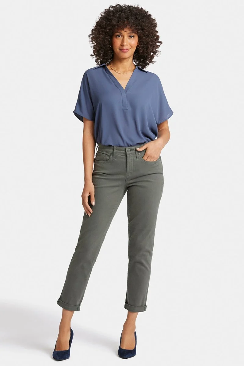 Margot Girlfriend Jeans Grün Farbiger Denim | Vine Leaf