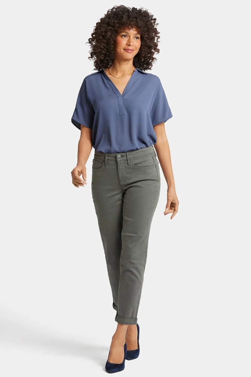 Margot Girlfriend Jeans Grün Farbiger Denim | Vine Leaf