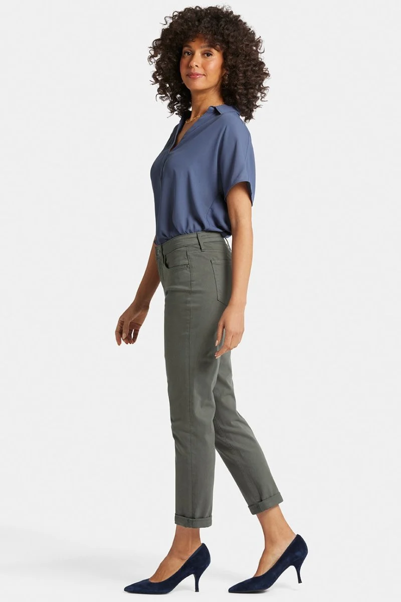 Margot Girlfriend Jeans Grün Farbiger Denim | Vine Leaf