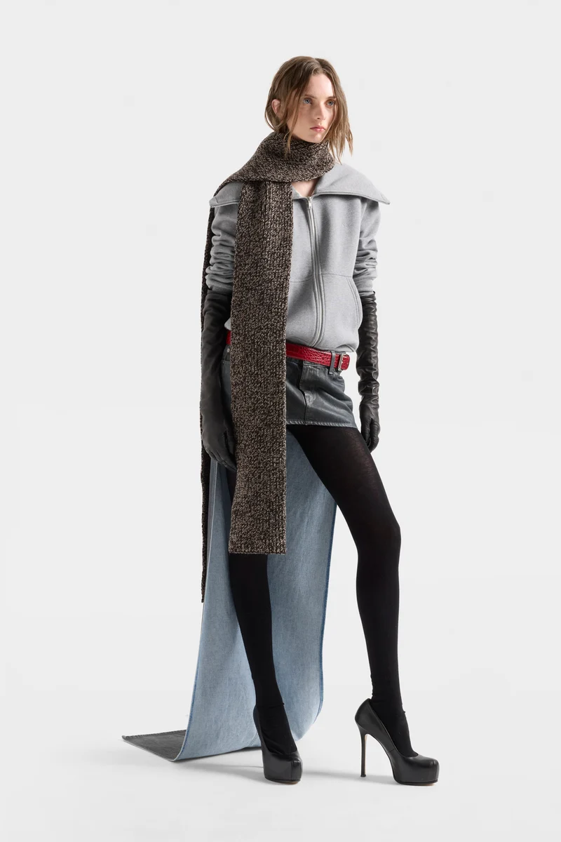 HIGH NECK ZIP HOODIE in Ash