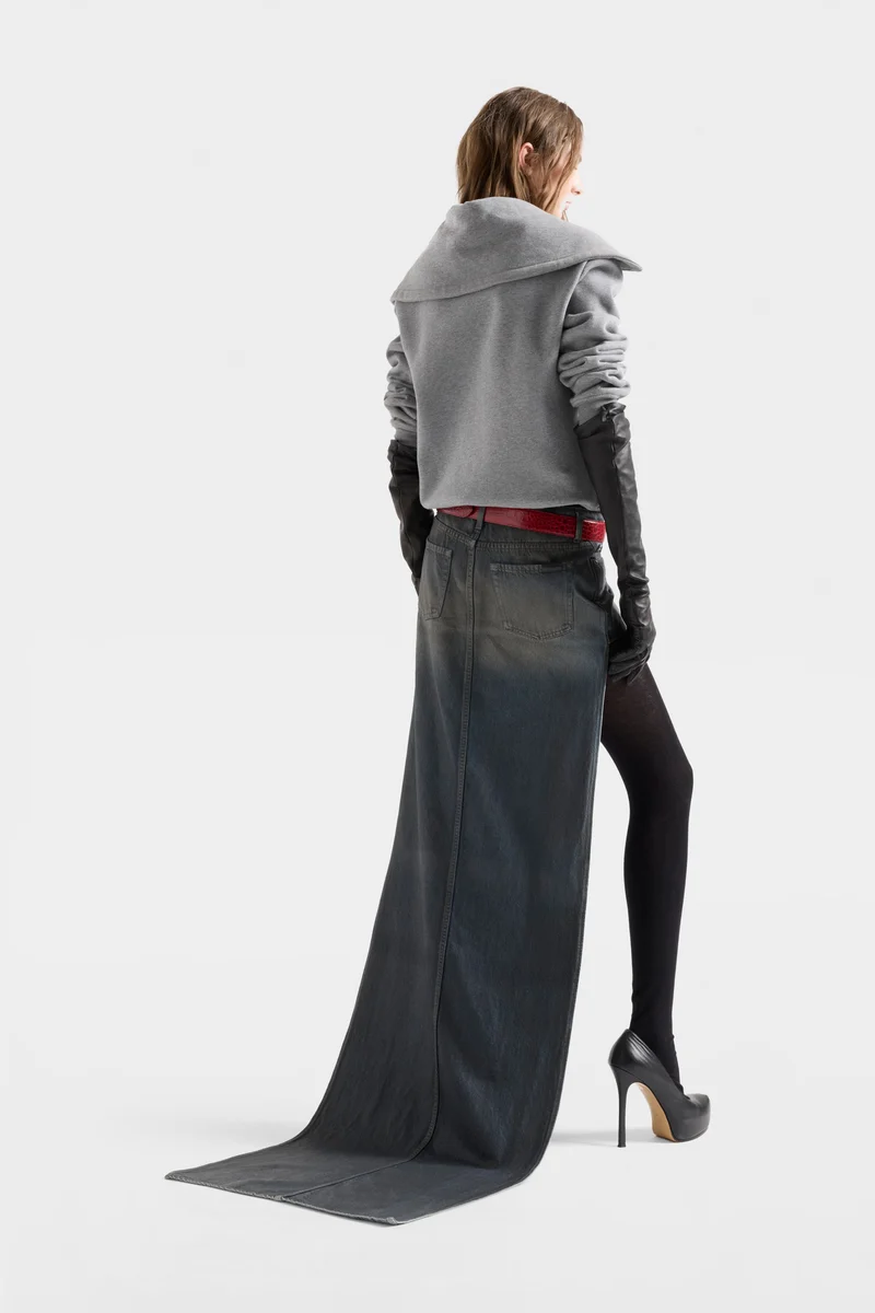 HIGH NECK ZIP HOODIE in Ash