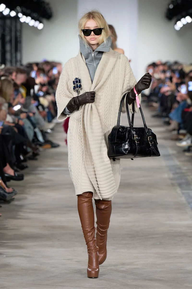 HIGH NECK ZIP HOODIE in Ash