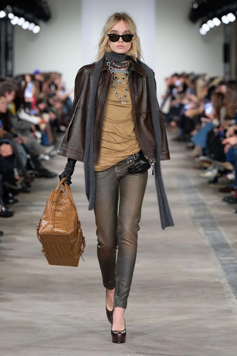 CAPE in Leather Burnt Chestnut