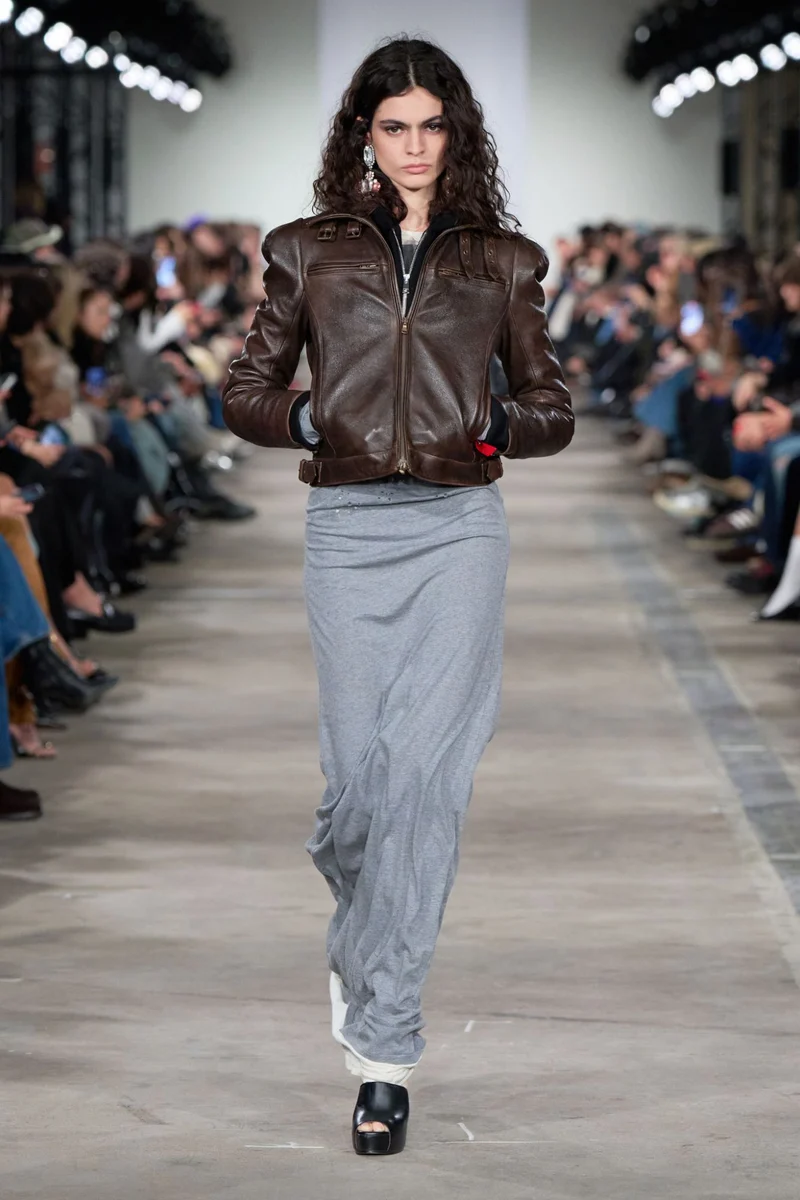 RUCHED ZIP HOODIE in Wool Black