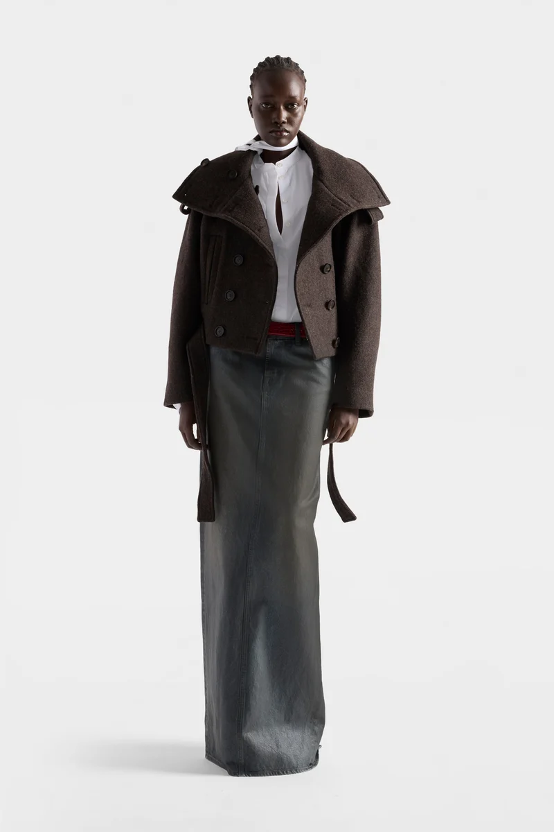 DOUBLE BREASTED HIGH NECK SHORT COAT in Wool Chestnut