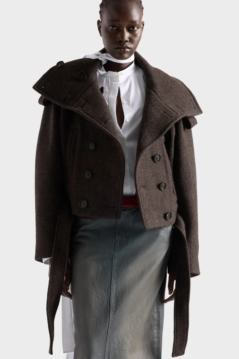 DOUBLE BREASTED HIGH NECK SHORT COAT in Wool Chestnut
