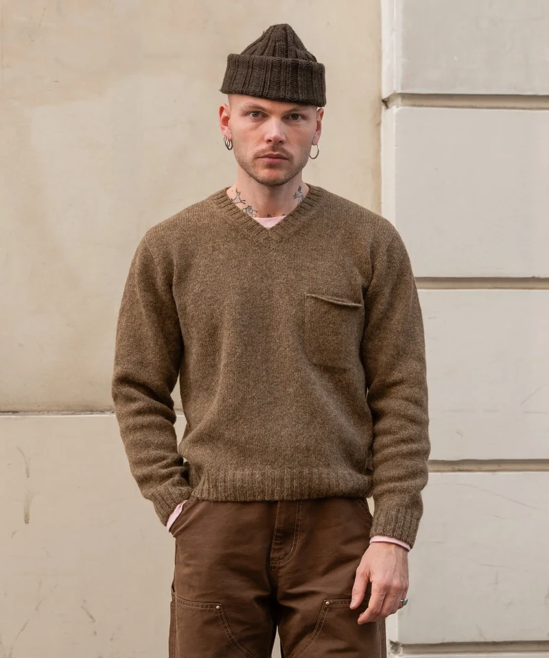 THE V-NECK SHETLAND