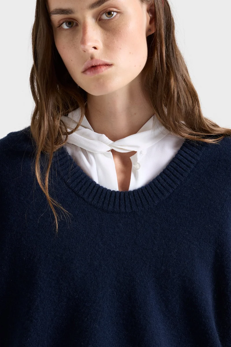 U-NECK SWEATER in Cashmere Midnight