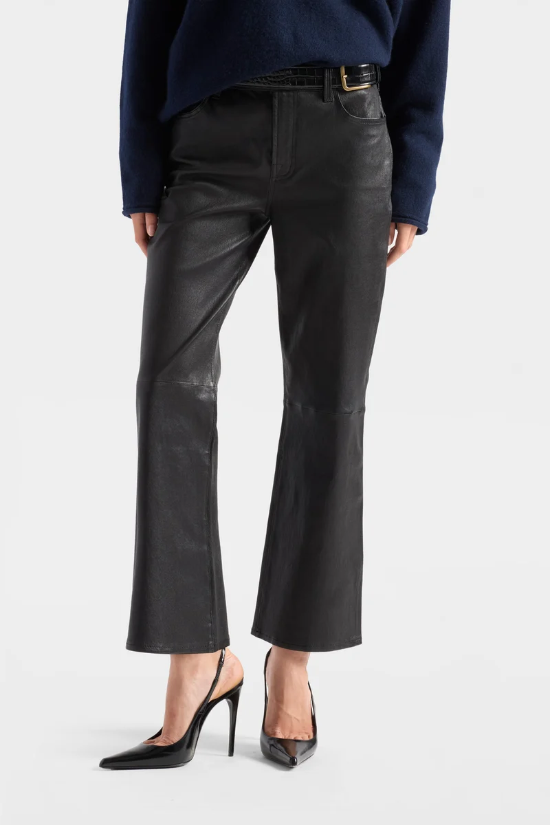 CROPPED BOOT in Leather Black