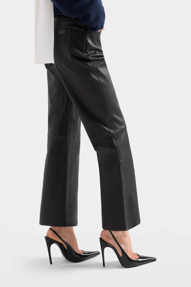 CROPPED BOOT in Leather Black