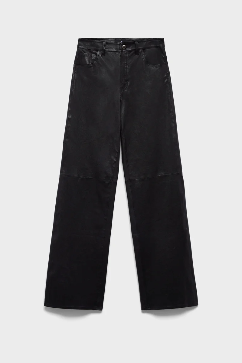 STOVEPIPE STRAIGHT in Leather Black
