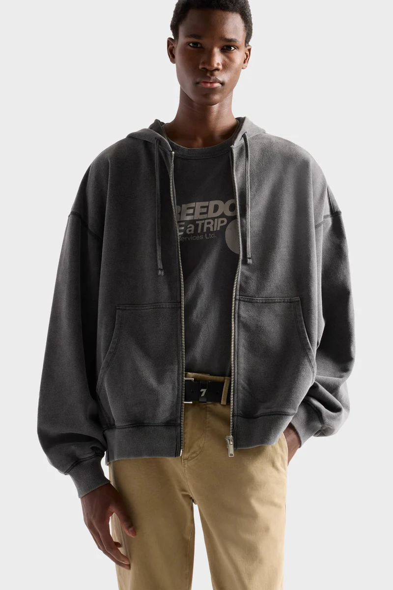 ZIP HOODIE in Black