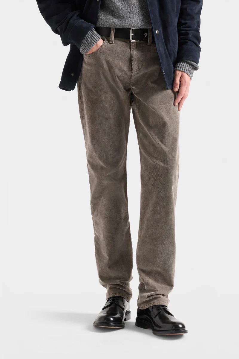 THE STRAIGHT in Corduroy Sandcut