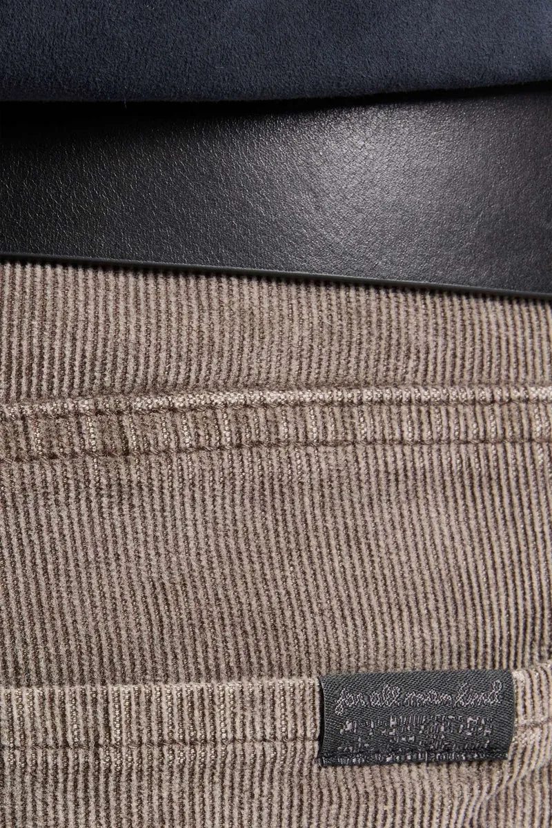 THE STRAIGHT in Corduroy Sandcut