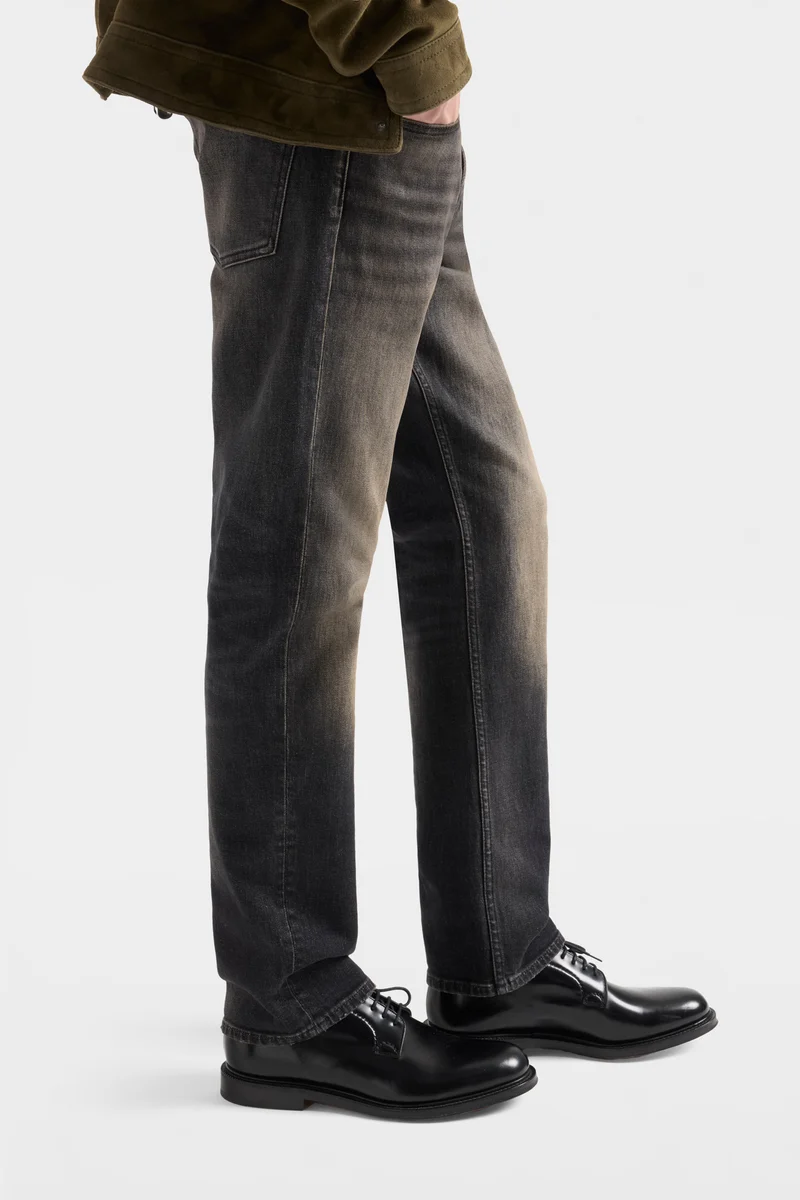 THE STRAIGHT 32" in Luxe Vintage Burnt Smoke