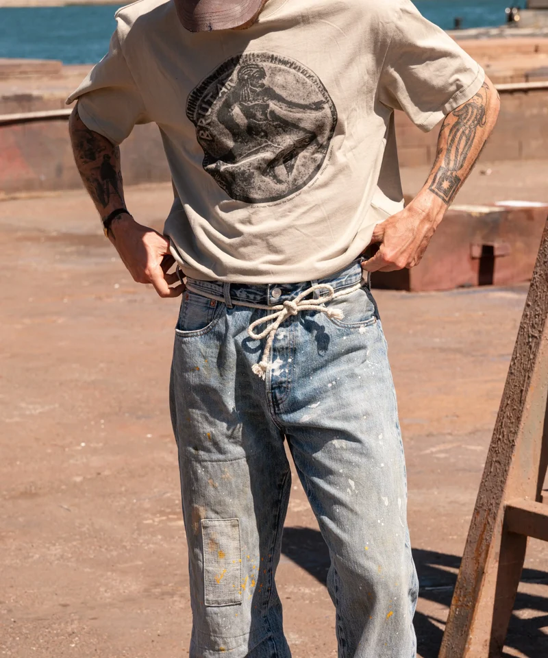 THE MEDAL TEE