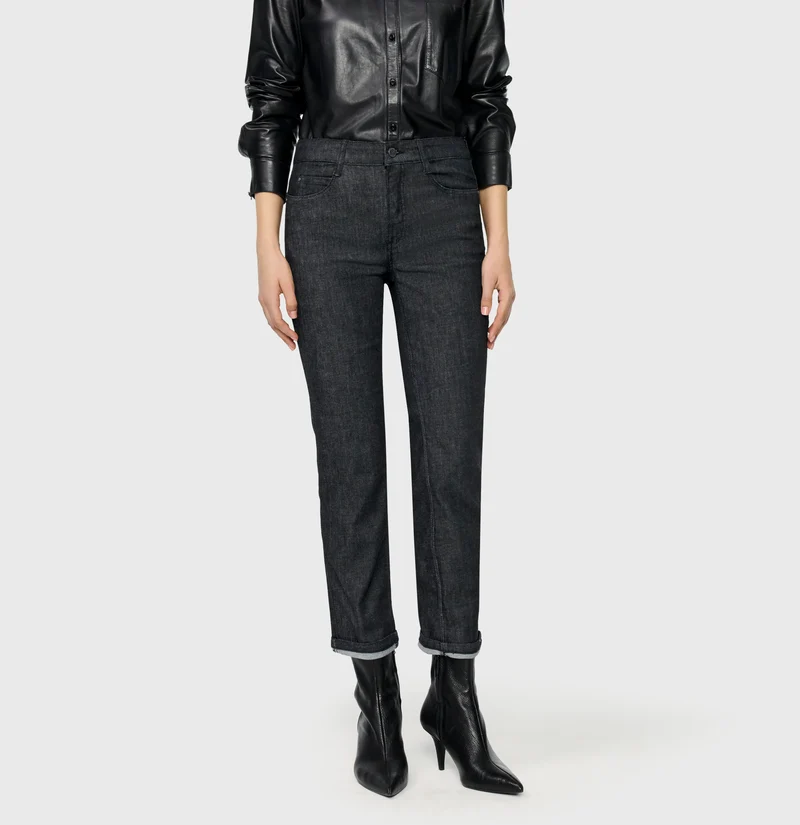 DREAM cropped auth.